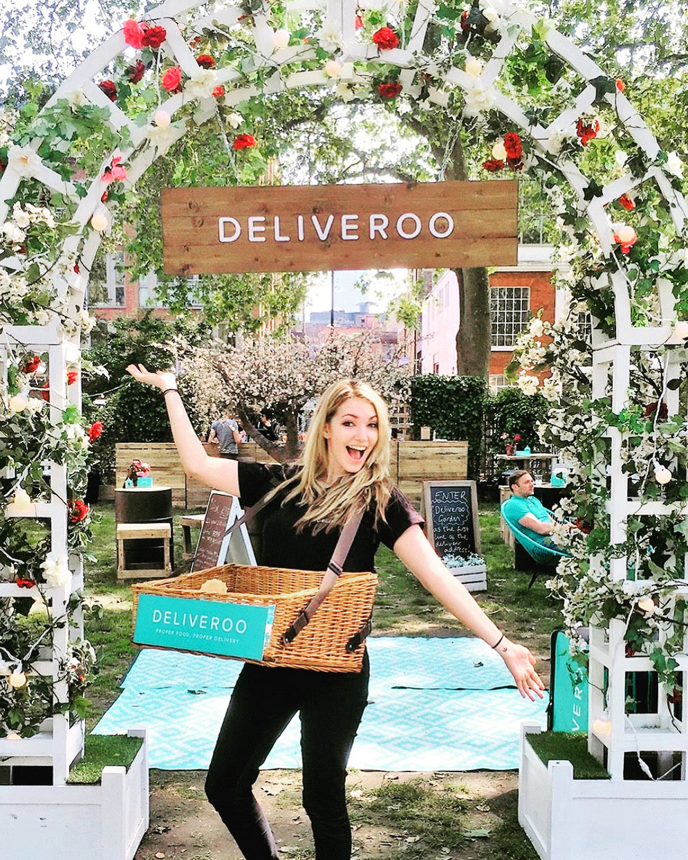 Deliveroo branded wicker usherette tray